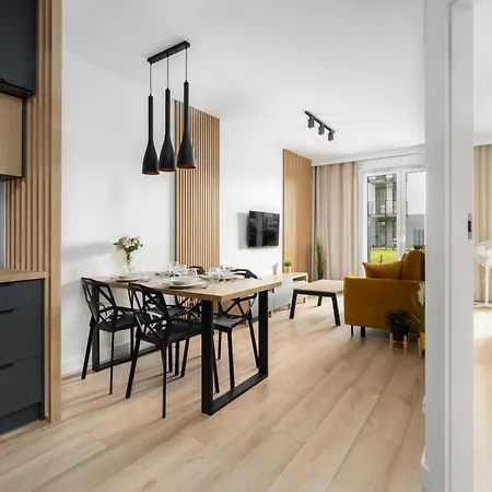 Comfortable With Parking & Garden By Renters Poznan
