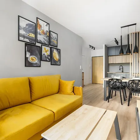 Comfortable With Parking & Garden By Renters Apartment