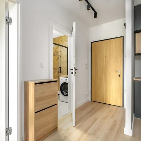Apartment Comfortable With Parking & Garden By Renters