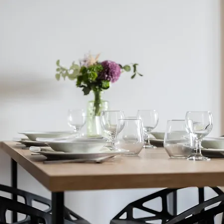 Comfortable With Parking & Garden By Renters Apartment Poznan