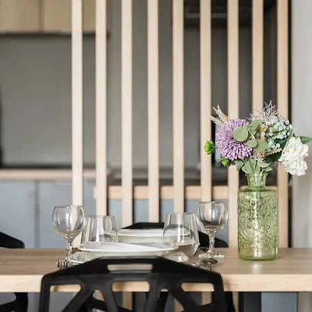 Apartment Comfortable With Parking & Garden By Renters