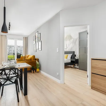 Comfortable With Parking & Garden By Renters Poznan