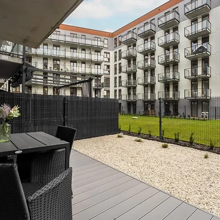 Apartment Comfortable With Parking & Garden By Renters