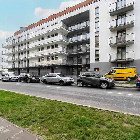 Comfortable With Parking & Garden By Renters Apartment